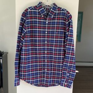 American Eagle Men’s Classic Fit blue plaid button down shirt